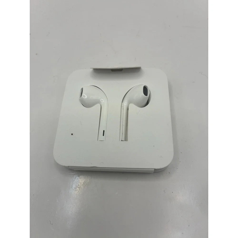 NEW !!! Apple EarPods Wired Earbuds w/ Lightning to Female 3.5mm Adapter Cable